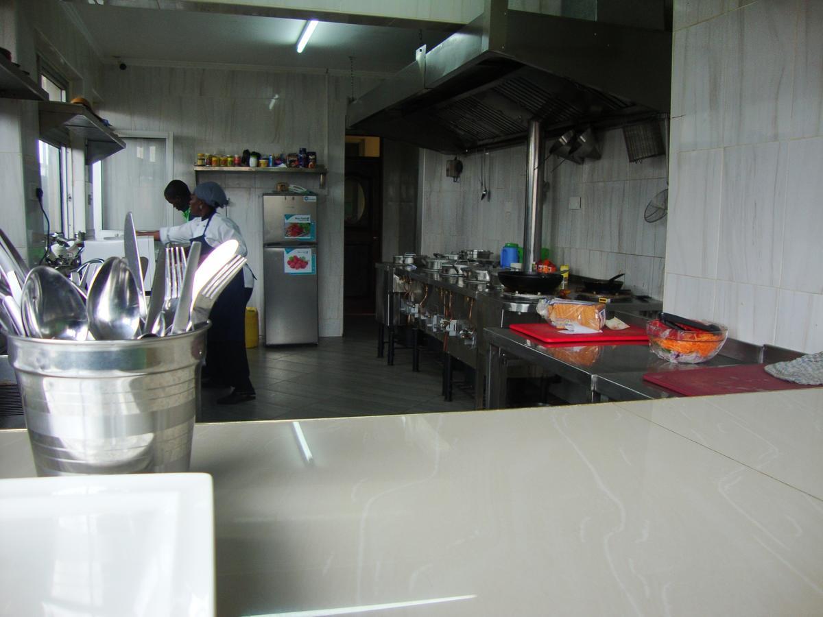 Ash White Hotel Nairobi Exterior photo